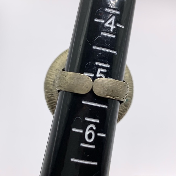 Vintage Brutalist Textured Brass Ring with Black Pave Crystal Stones Size 5 - Picture 3 of 9